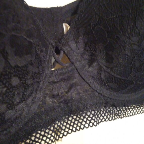 Jessica Simpson Black Underwire Bra-Size 40C-Padded Straps-Lined-Mesh Sides - Picture 3 of 9